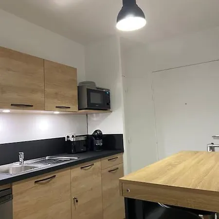 Cosy, Lyon, Avec Garage Prive Apartment *