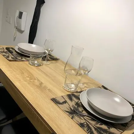 Cosy, Lyon, Avec Garage Prive Apartment *