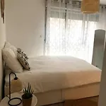 Apartman Cosy, Lyon, Avec Garage Prive *