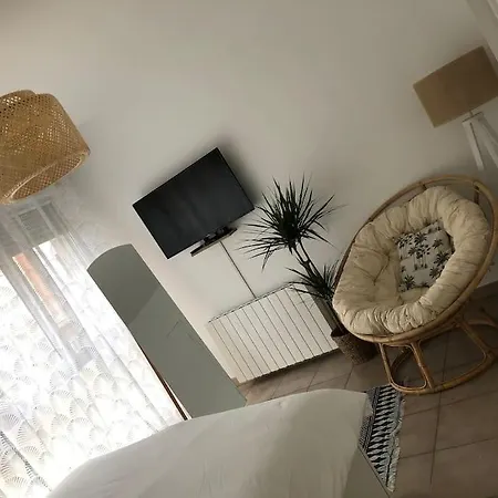 Apartman Cosy, Lyon, Avec Garage Prive *